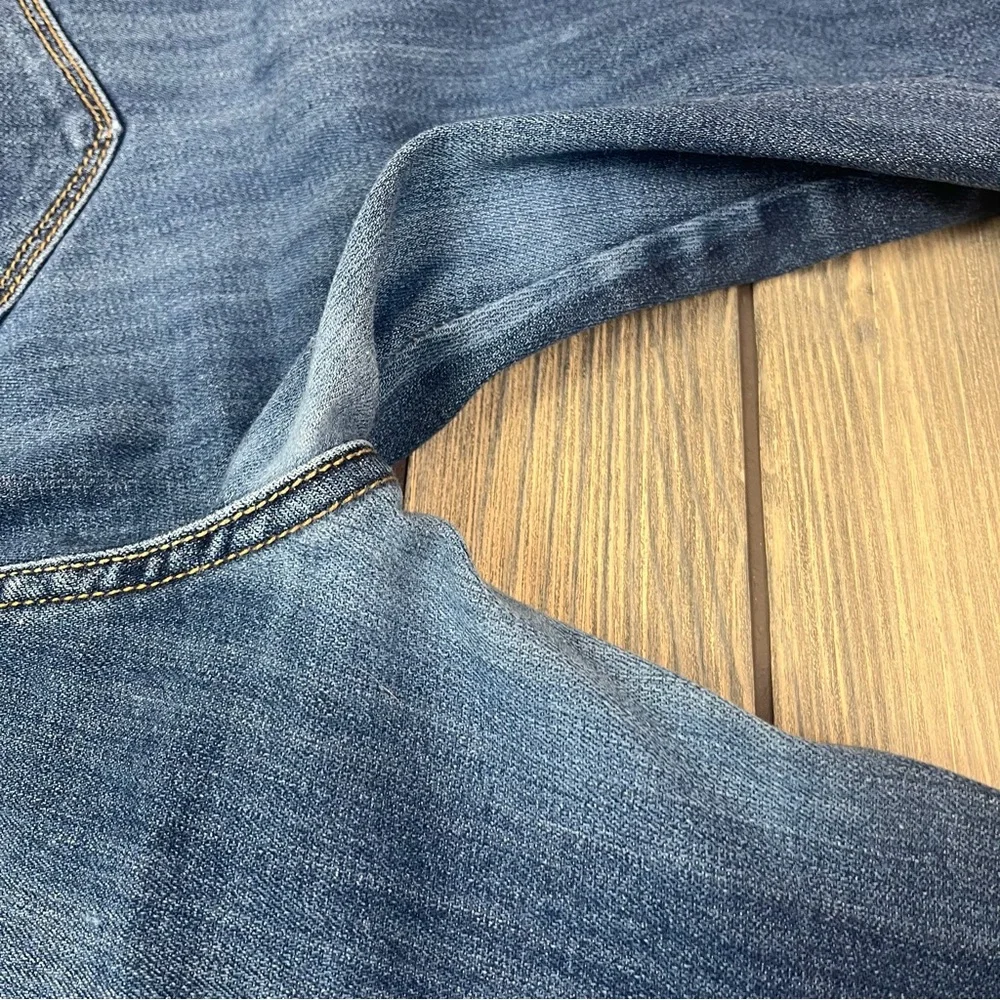 Driftwood Jackie Embroidered Jeans Women's Size 31 - Picture 8 of 16